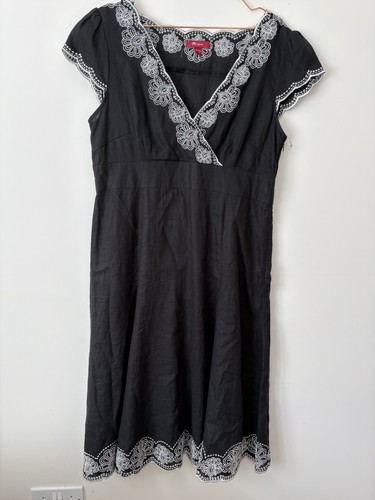 Monsoon black white - black,