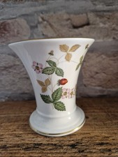 Wedgwood wild strawberry posy - strawberry,