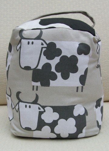 Cartoon cows door - cartoon, ecru