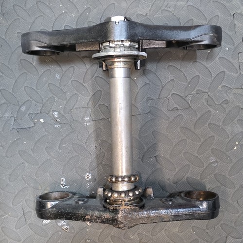 Honda cbr600f4i steering stem - steering,