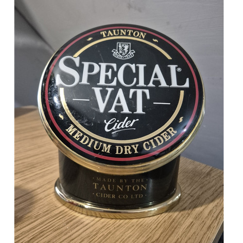 Taunton special vat pub - taunton, light