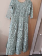 dressing gown size 16