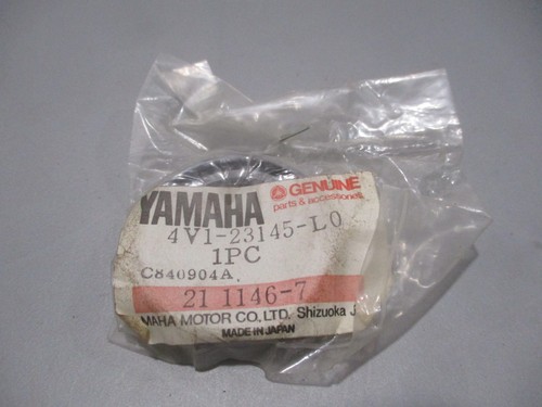Nos yamaha oem oil seal - oem,