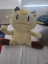 Meowth Jumbo Plushie Hasbro
