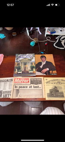 Elvis memorabilia including - memorabilia-,