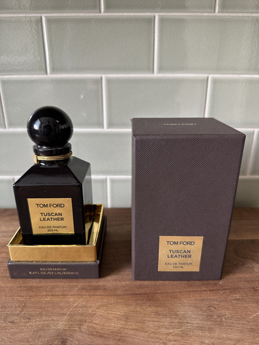 Empty tom ford - ford, tuscan