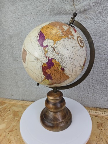 Harvey makin globe - makin, with