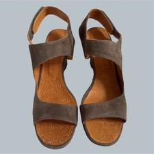 £225 Chie Mihara @ TOAST