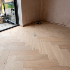🚧 Click 150mm Pale Invisible Oak Herringbone Engineered Wood Flooring £49.99m2