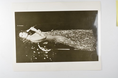 Raquel welch singing stage - raquel,