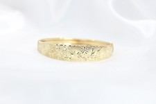 9ct Yellow Gold Half Patterned