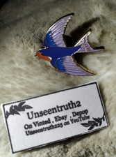 The Swooping Robin Enamel