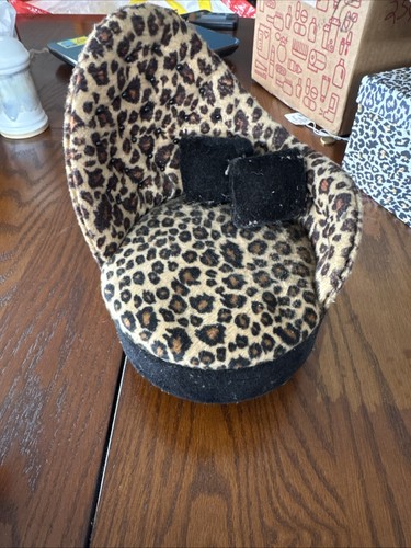 Leopard print chair shaped - print, chair-shaped