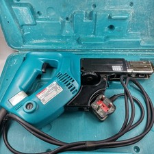 Makita 6833 Collated Screw Gun Driver Auto Feed  Drywall Plasterboard 240v