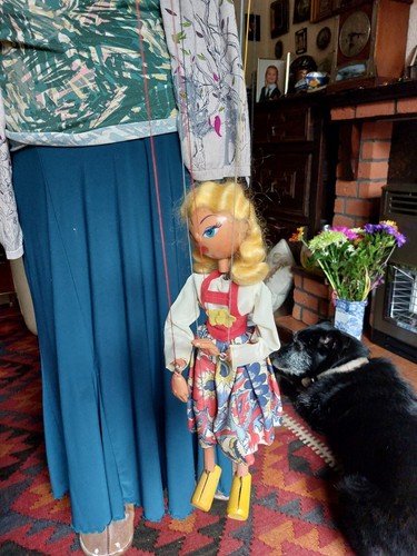 Early pelham puppet - early,