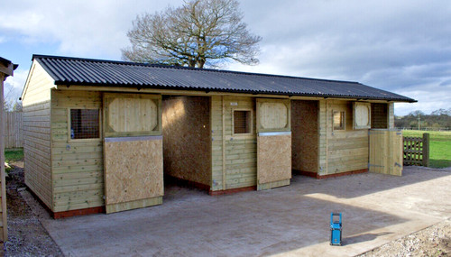 12ft 30ft wooden - wooden, stables