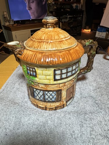 Tea pot cottage ware - pot,