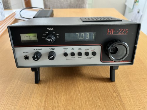 Lowe 225 communications - lowe, hf