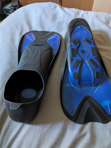 Short light swim fins flippers - light,