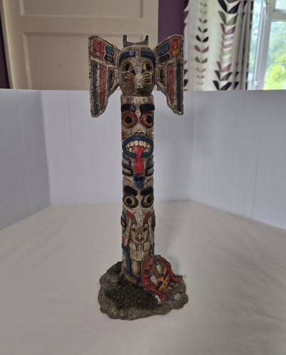Totem pole shi dehill - totem,