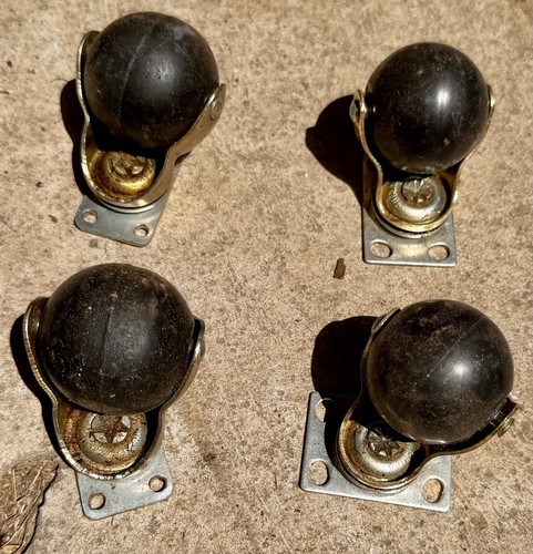 Vintage black round ball - round,