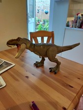 Jurassic world T Rex Bite And Fight Dino Rivals (used)