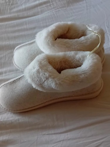 Ladies moccassin slippers - , in