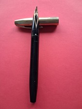 Sheaffer Cartridge Fountain pen. 14k nib.  Black gold-tone white dot.USA