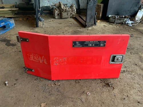 Side door access panel - /,