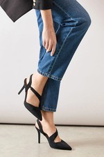 Wallis Natural Black Court