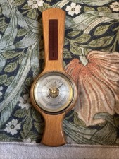 Lovely Vintage Wooden Barometer with Temperature Sensor Made In England 37.5 Cm