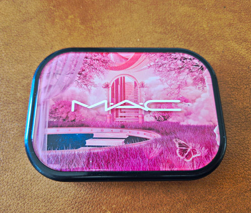 Connect in colour - m·a·c, rose