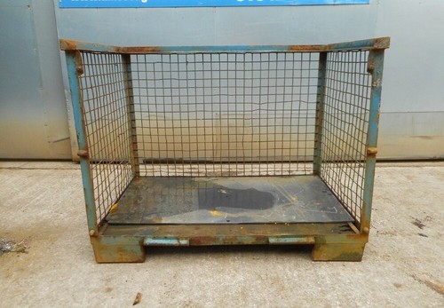 Used steel cage post - used, pallet