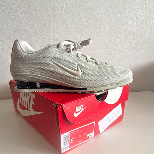 New nike shox - new, low