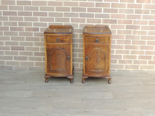 Pair walnut queen - of, anne