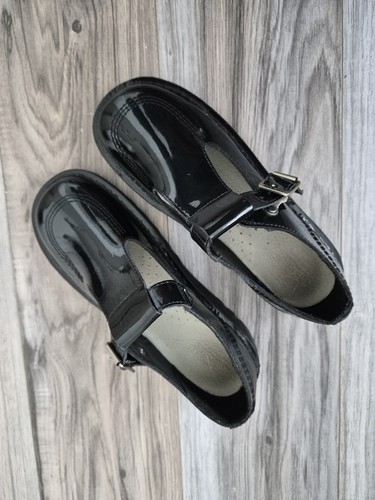 Black patent leather - patent, kickers