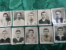 10 Old PINNACE Cigarette PHOTO Cards  FOOTBALLERS