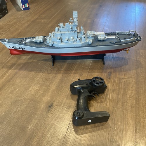 Remote control twin motor boat - control,