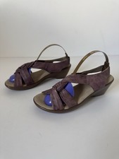 Lotus Laurel Twist Sandals