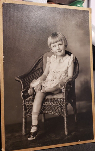 Cute little girl - cute, childs