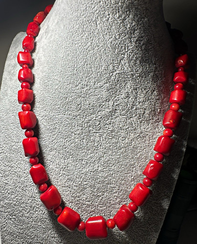Red coral baroque beaded - red,