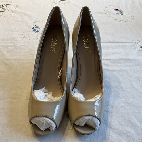 Lotus nude patent peep - nude,