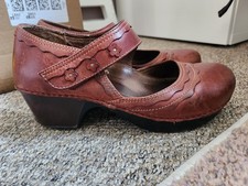 Super comfy dark red Dansko