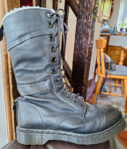 Martens black leather - martens,