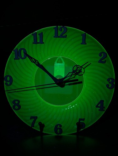 Uranium glass upcycled - glass, plate