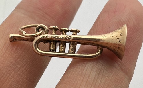 Vintage 9ct gold - gold, trumpet