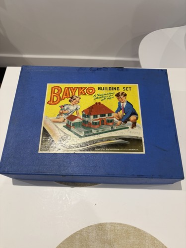 Vintage bayko building set - building,