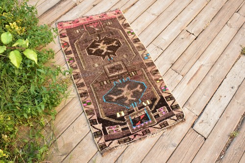Turkish carpet hand - turkish, knotted