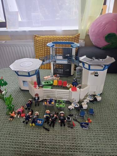Playmobile police station - playmobile,