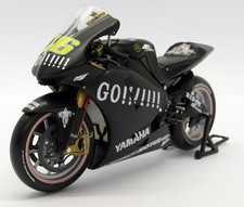 Minichamps 1/12 Scale Diecast 122 043946 Yamaha YZR-M1 Test Bike 2004 Rossi